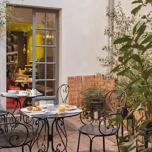 Le Petit 4* Paris
