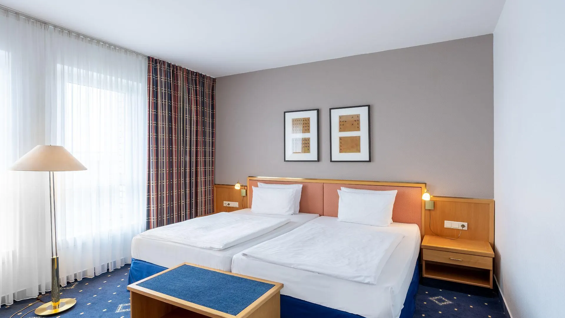 Hi Hotel International Hamburg 4*,