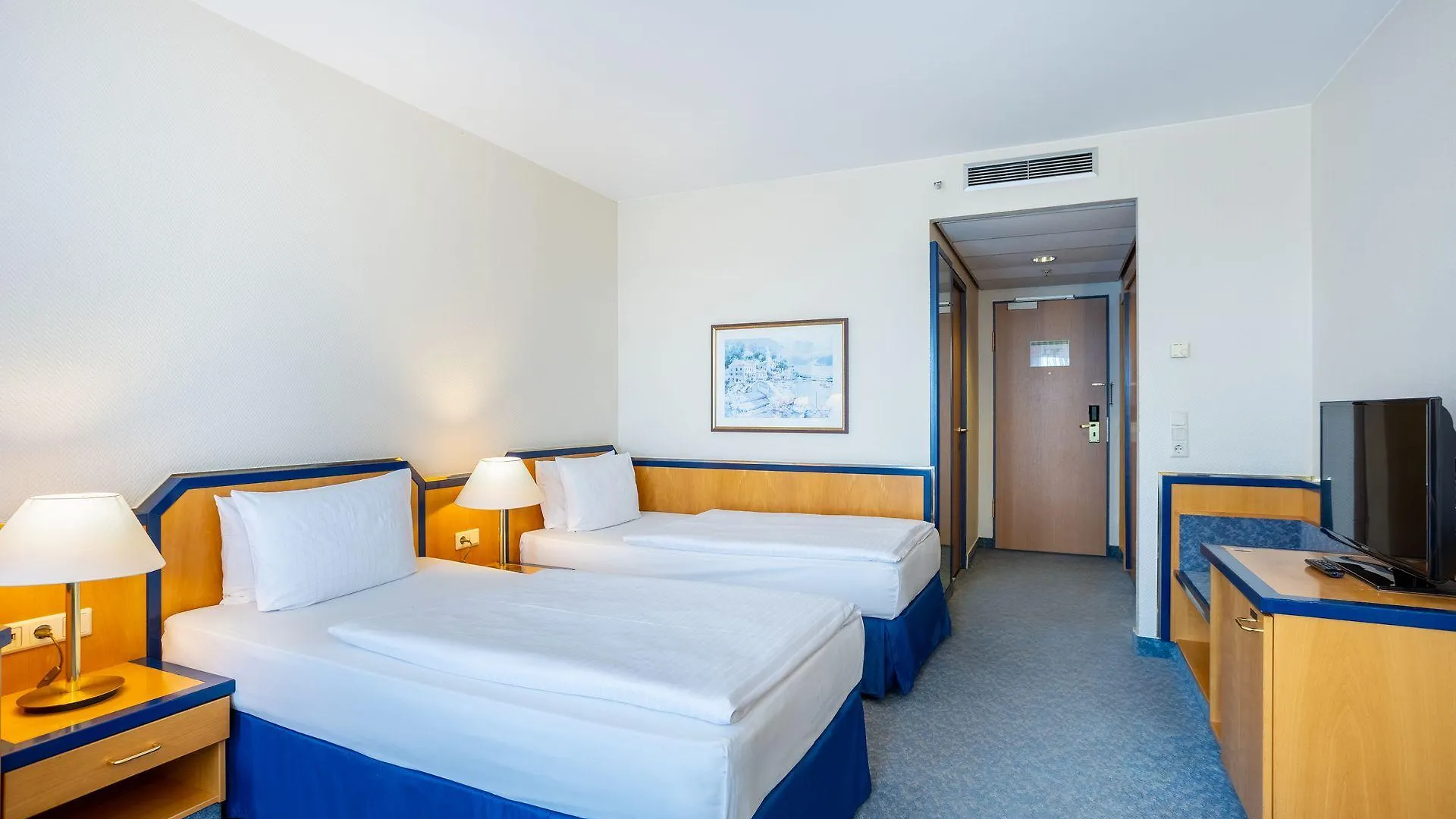 Hi Hotel International Hamburg 4*,